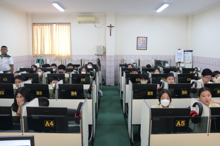 Siswa Kelas 6 SDK Sang Timur Kebon Jeruk Ditantang! Bisakah Mereka Menaklukkan AKM Literasi?