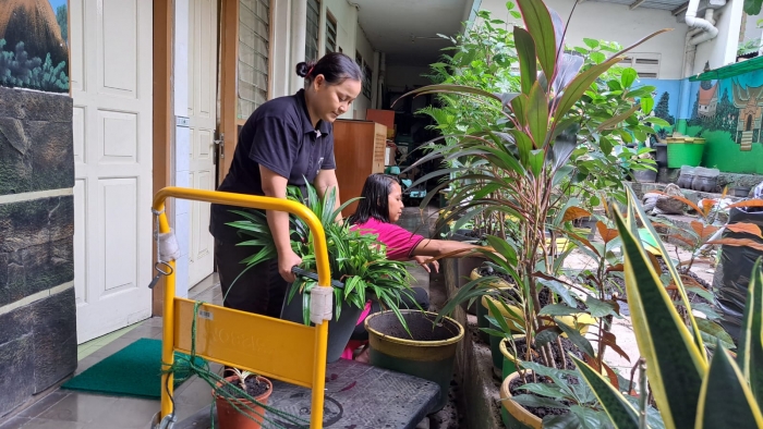 Bukan Sihir! Inilah Orang-Orang yang Bekerja Keras Demi Sekolah yang Nyaman